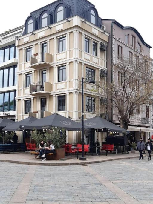 Romanticatbilisi Exteriör bild